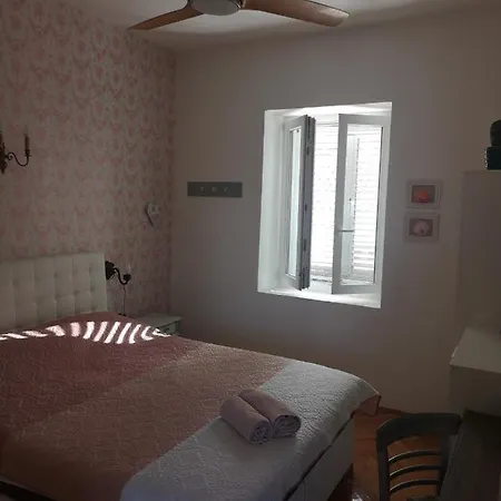 Casa Segota 4*